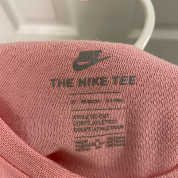 Nike Girls Kids Pink Short Sleeve T-Shirt 2T - Picture 3 of 3